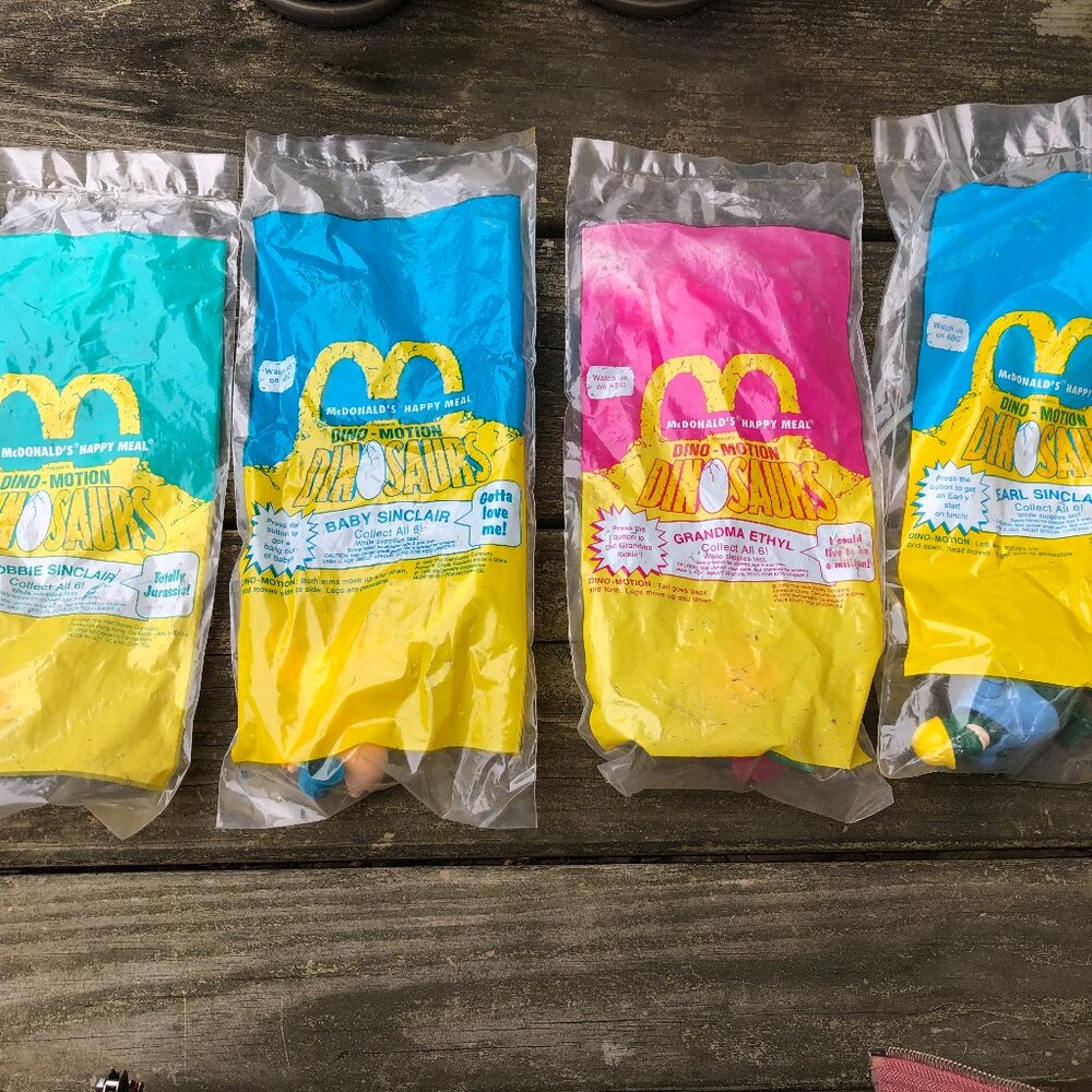 4 McDonalds DINOSAURS Happy Meal Toys 1992 Baby Sinclair Ethyl Earl Robbie